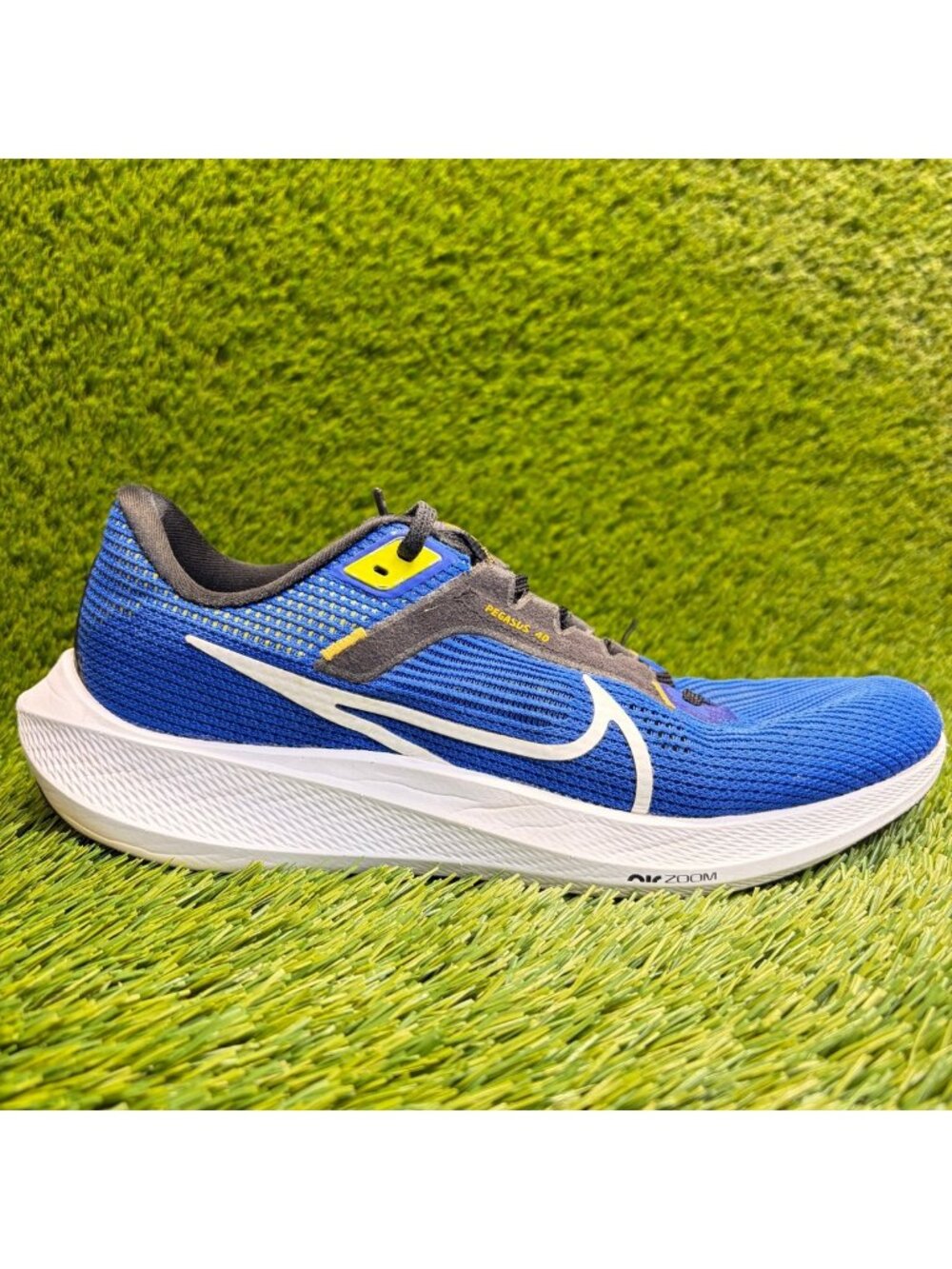 Nike Air Zoom Pegasus 40 Mens Size 9 Blue White Athletic Running Shoes Sneakers